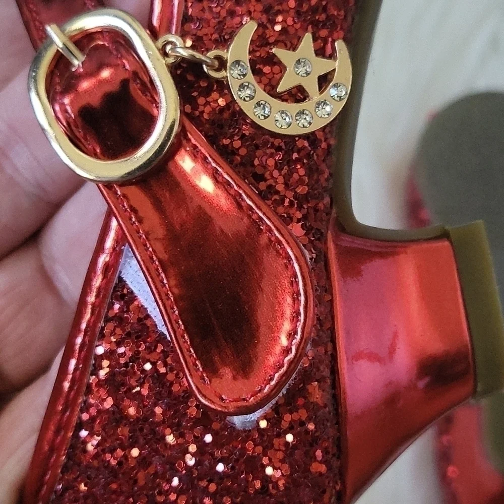 Jiaduowang Red Glitter and Rhinestone Rounded Toe Little Girl Heeled Sho…